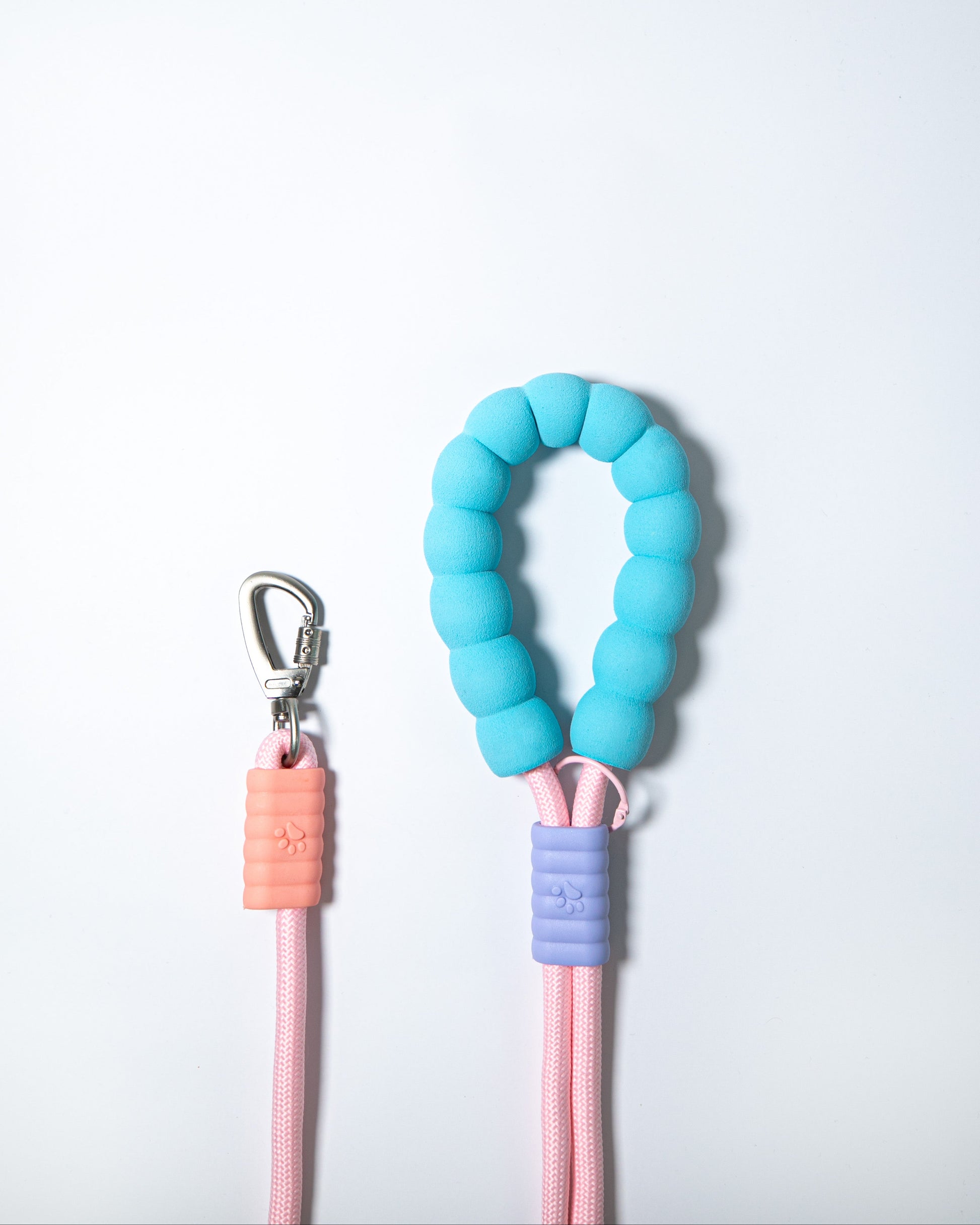 Soft pink rope dog leash with blue foam handle and secure metal clip – stylish and ergonomic leash for small to large dog walking and training